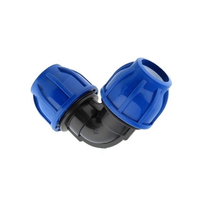 Instalação de compressão em PP azul para abastecimento de água e irrigação agrícola