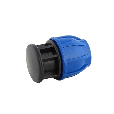 Instalação de compressão em PP azul para abastecimento de água e irrigação agrícola