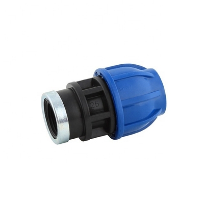 Instalação de compressão em PP azul para abastecimento de água e irrigação agrícola